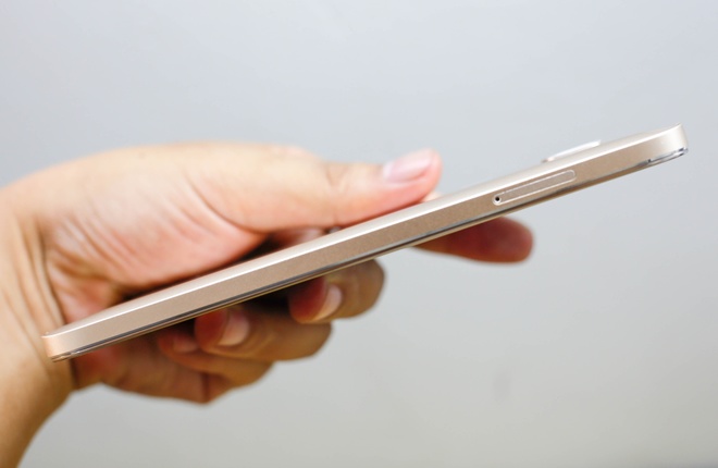 Mở hộp Huawei G7 Plus smartphone cấu hình mạnh giá mềm